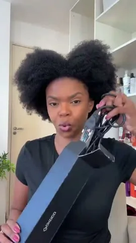 Vídeo de @tha.makeup usando a Escova Modeladora GOKOCO